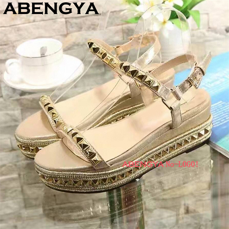 Classic Fashion Thick Sole Pla - Leather Classic Strap recension och pris