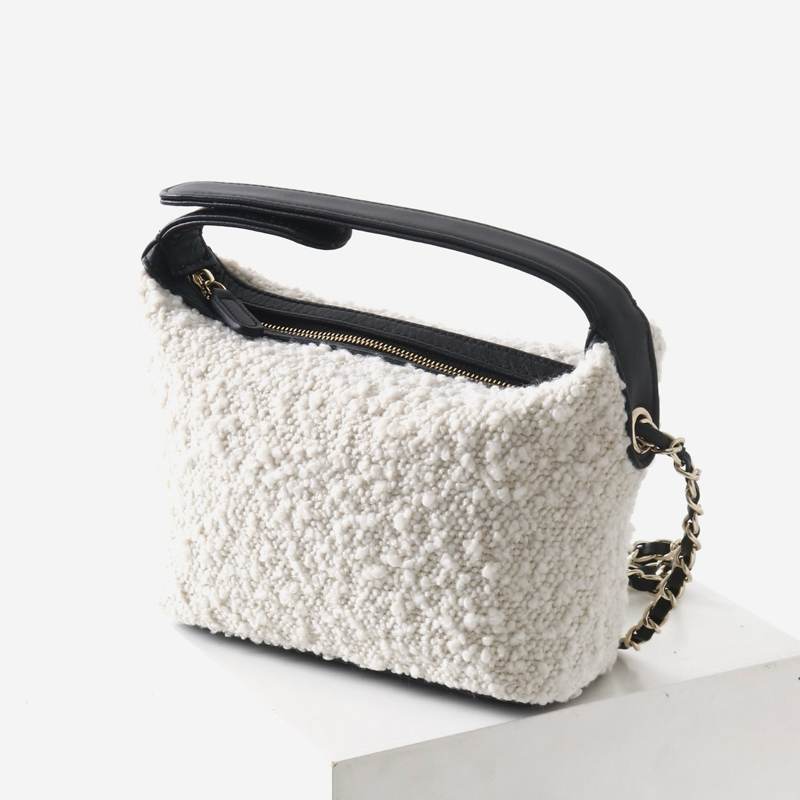 Leather Classic Mini Hobos Bag - Leather Classic Strap recension och pris